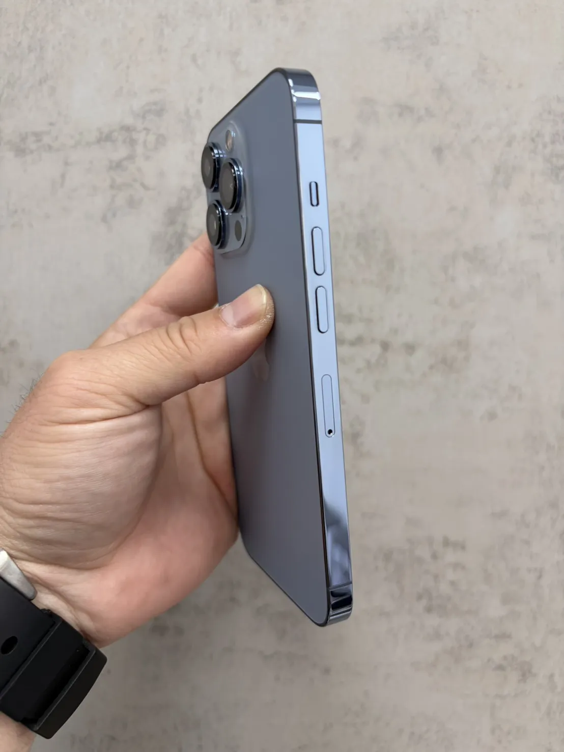 13 Pro 256G 藍 電池 74 %