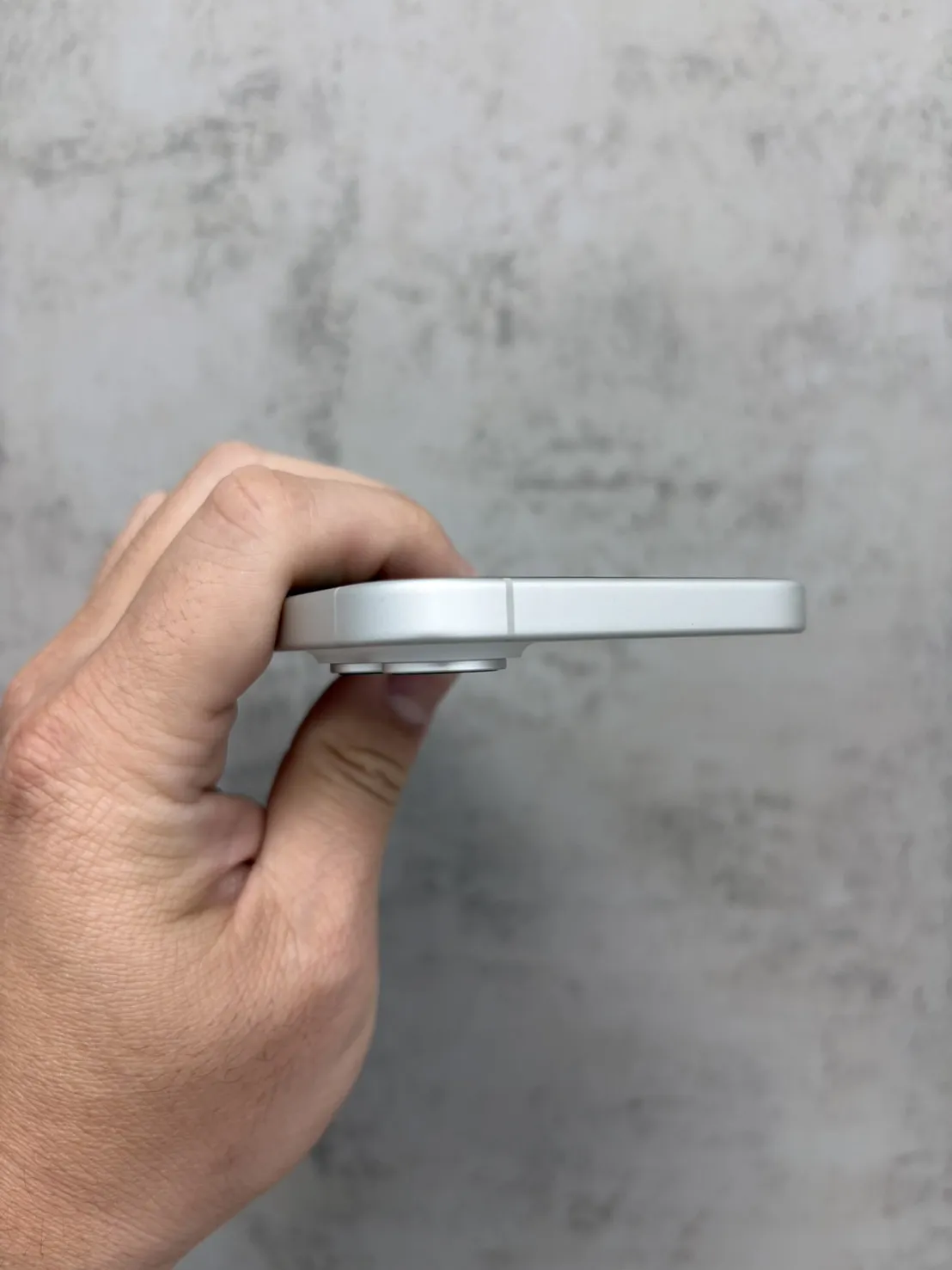 16 128G 白 電池87% #78