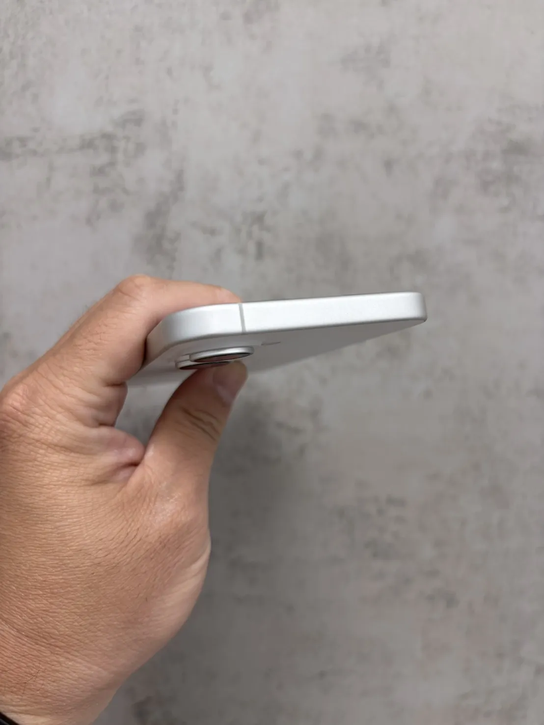 16 128G 白 電池88% #24