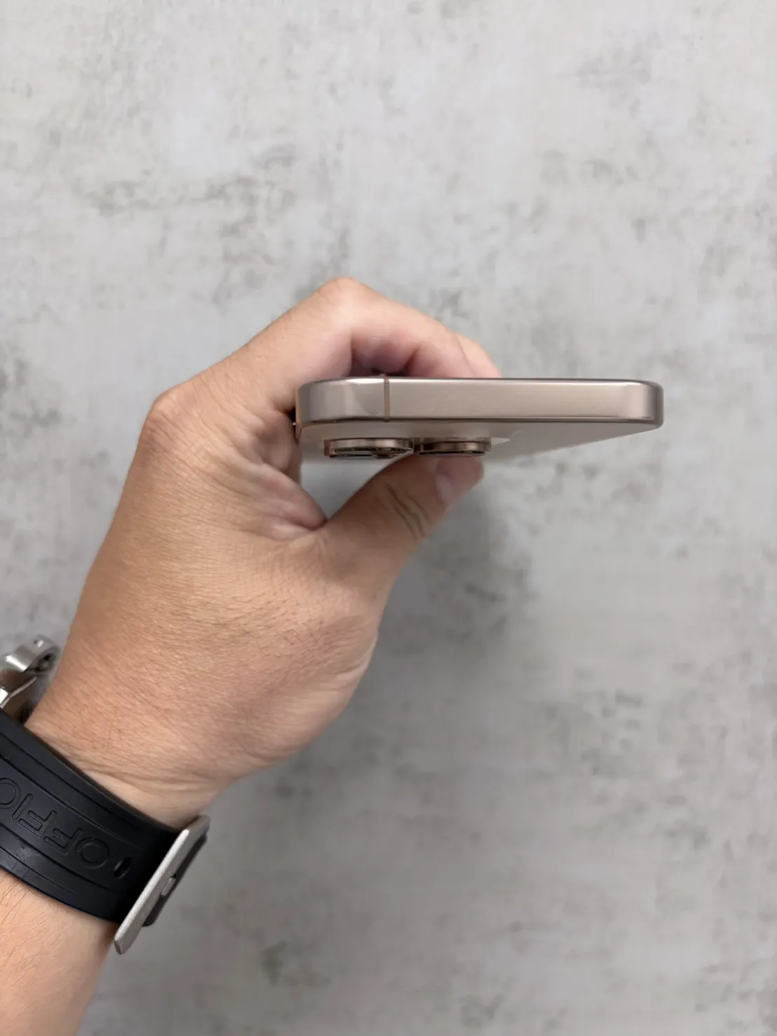 16 Pro 256G 金 電池 94 %