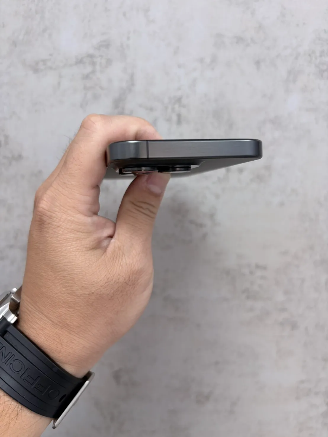 15 Pro 128G 黑 電池 84 %