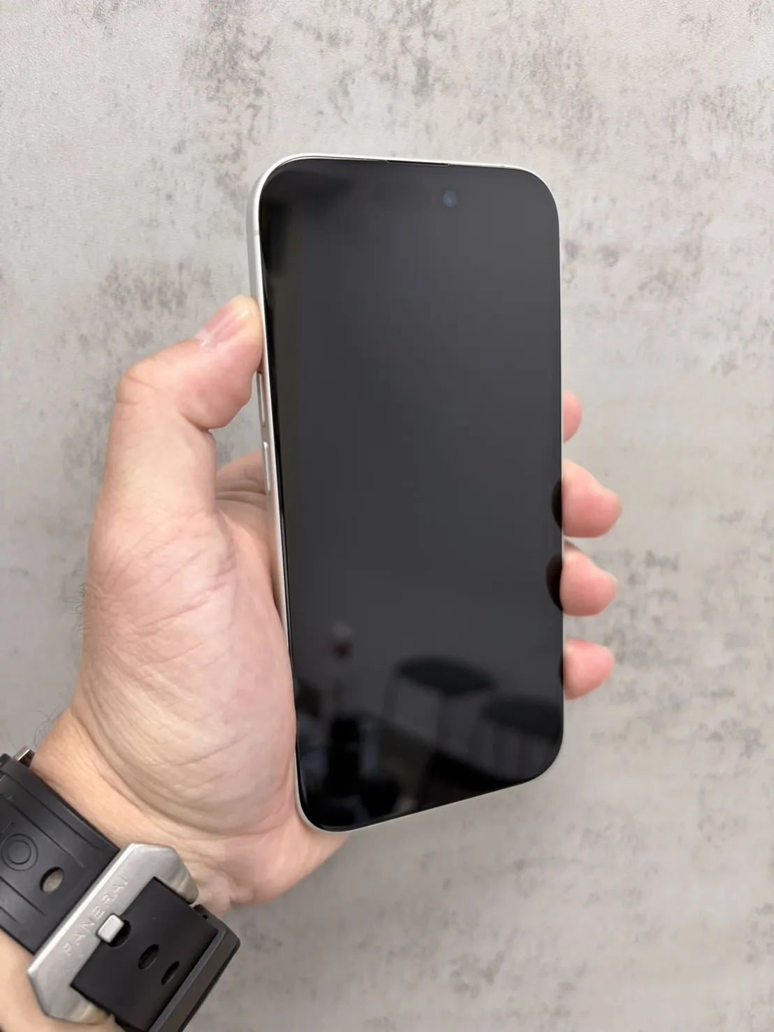 16 128G 白 電池87% #78