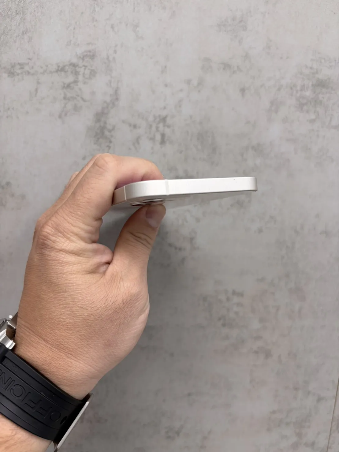 12 64G 白 電池77% #82