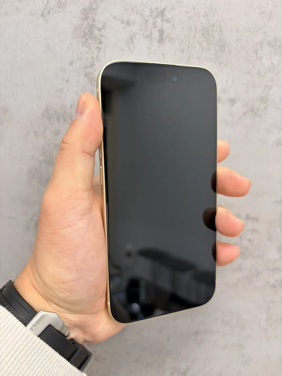 15 256G 黃 電池80% #48