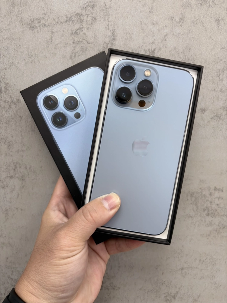 13 Pro 256G 藍 電池 74 %