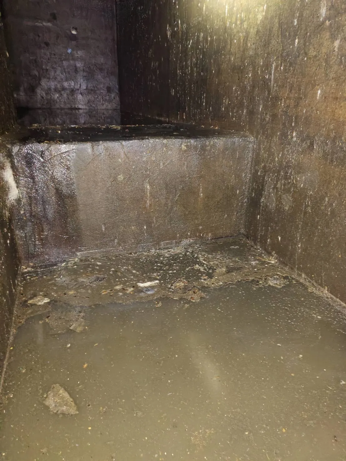 台南公園污水槽清洗