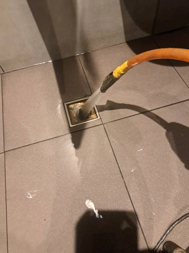 新營區麥當勞小便斗糞管疏通