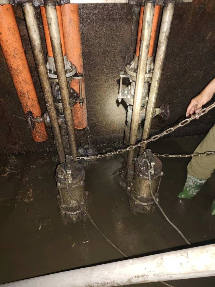 台南公園污水槽清洗