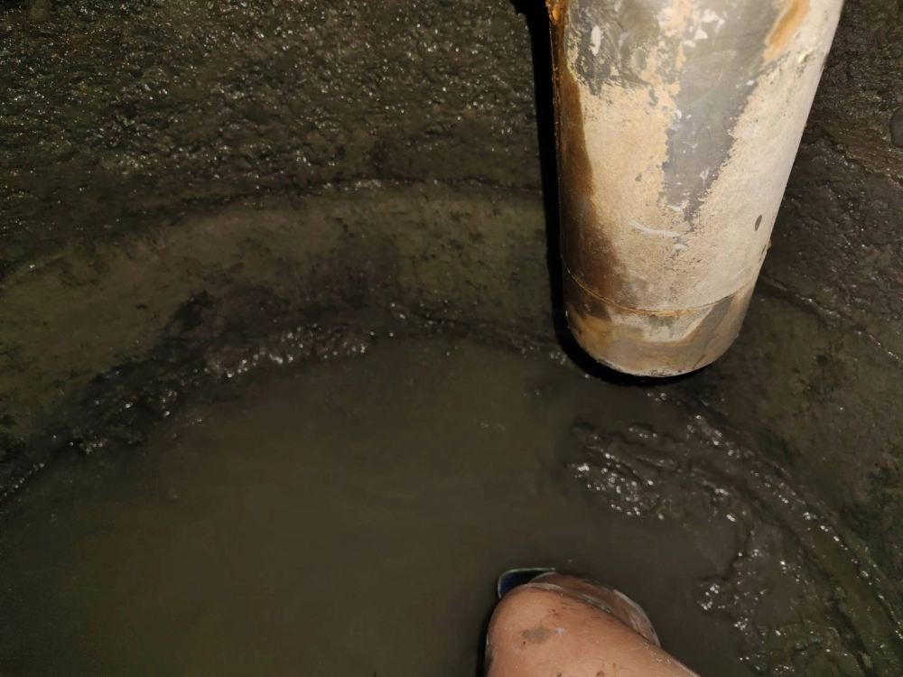 玉井區古井清除底泥作業-台南汙水池清洗