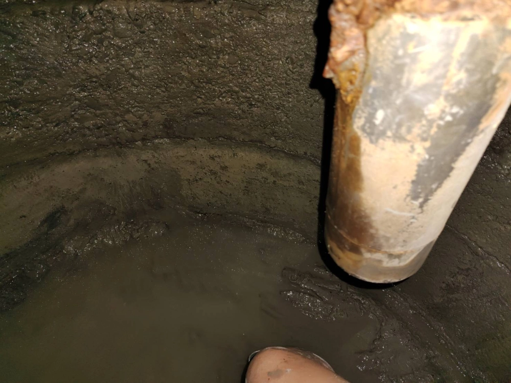 玉井區古井清除底泥作業-台南汙水池清洗