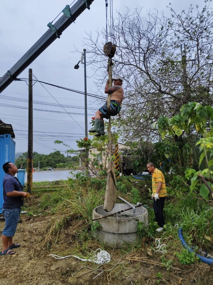 玉井區古井清除底泥作業-台南汙水池清洗