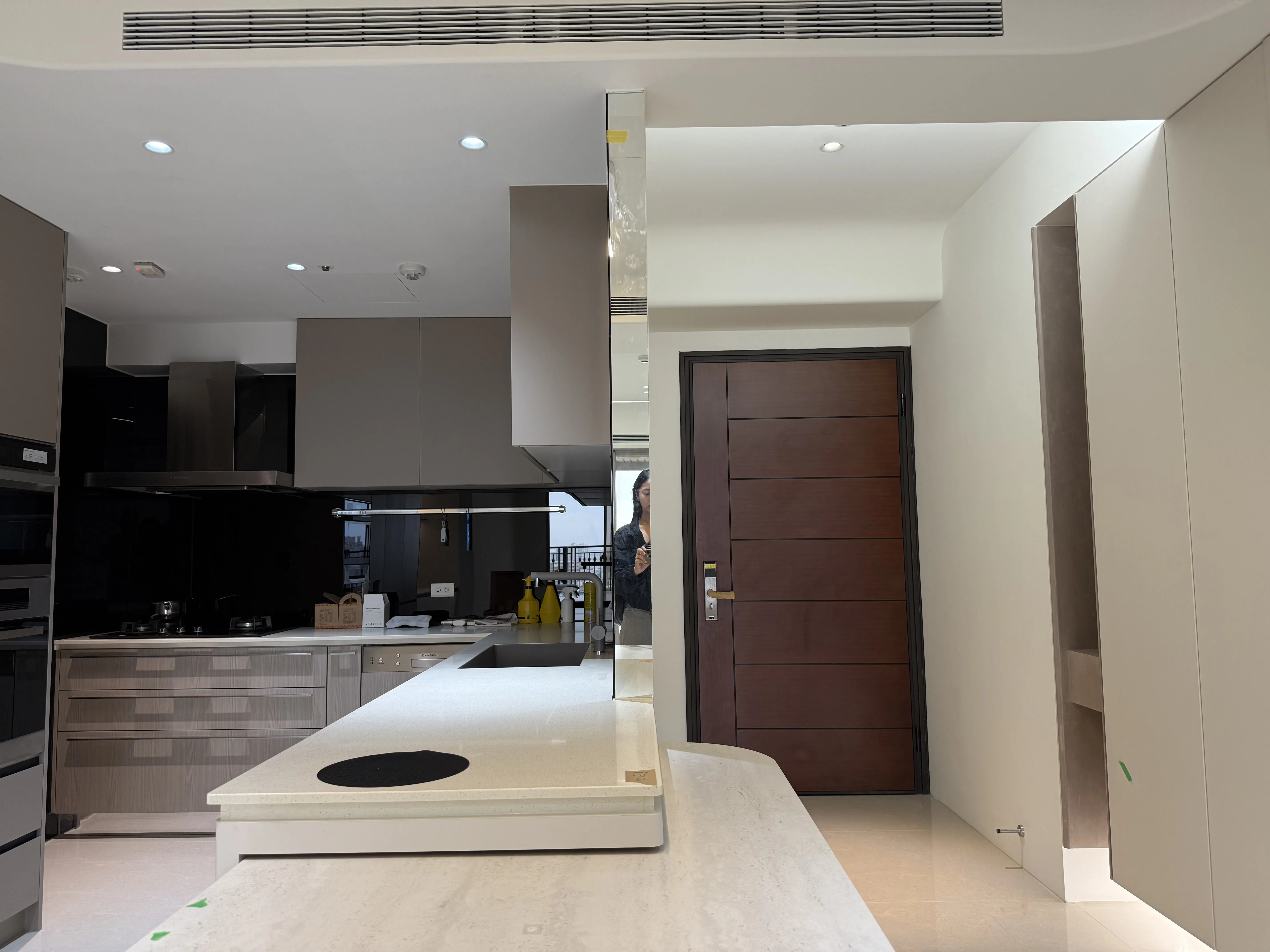 我們如何成就現代住宅的「光影」與「線條」美學