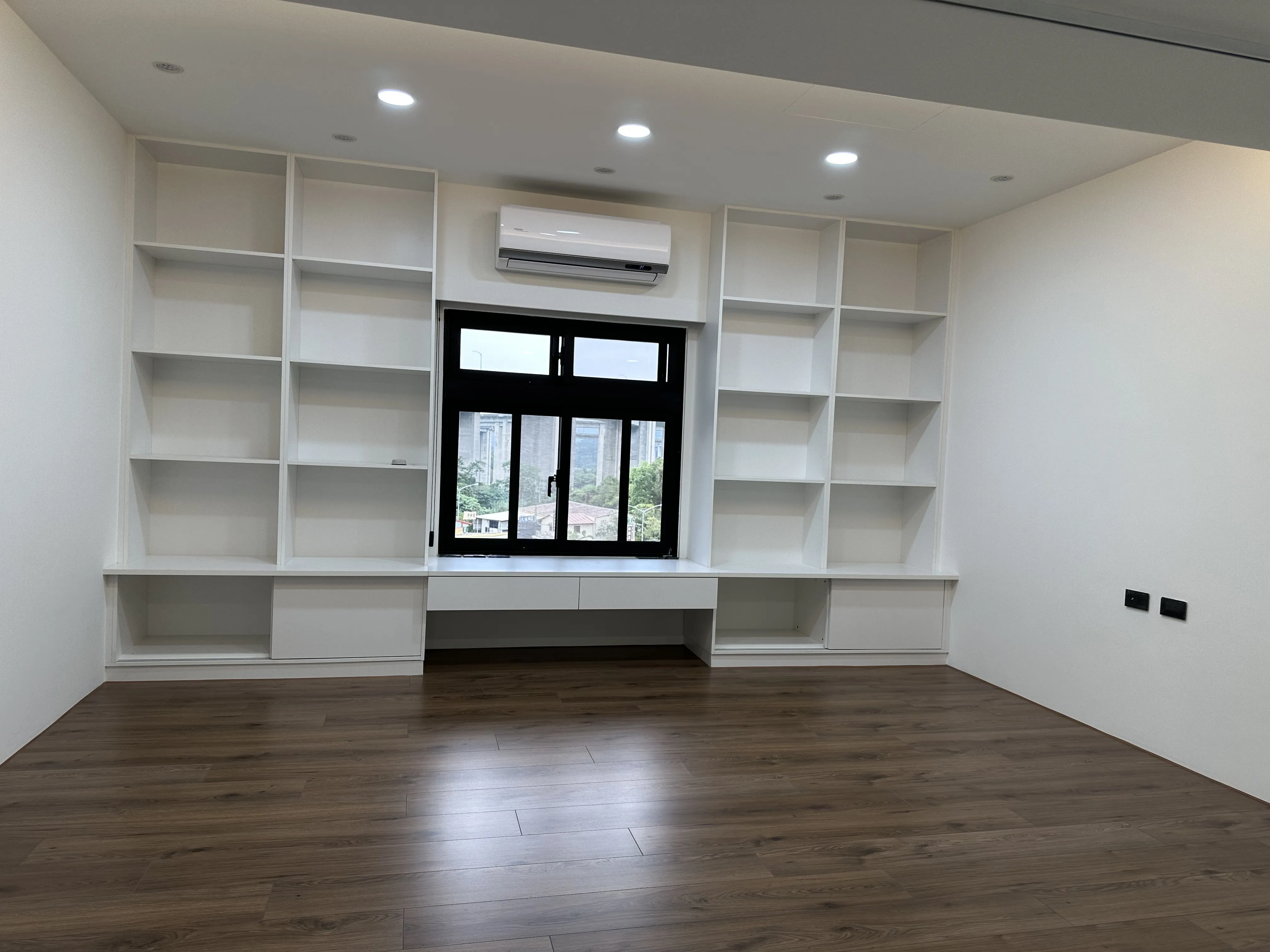 南投住宅的驚豔設計!將「現代極簡」與「古典花卉」完美並存