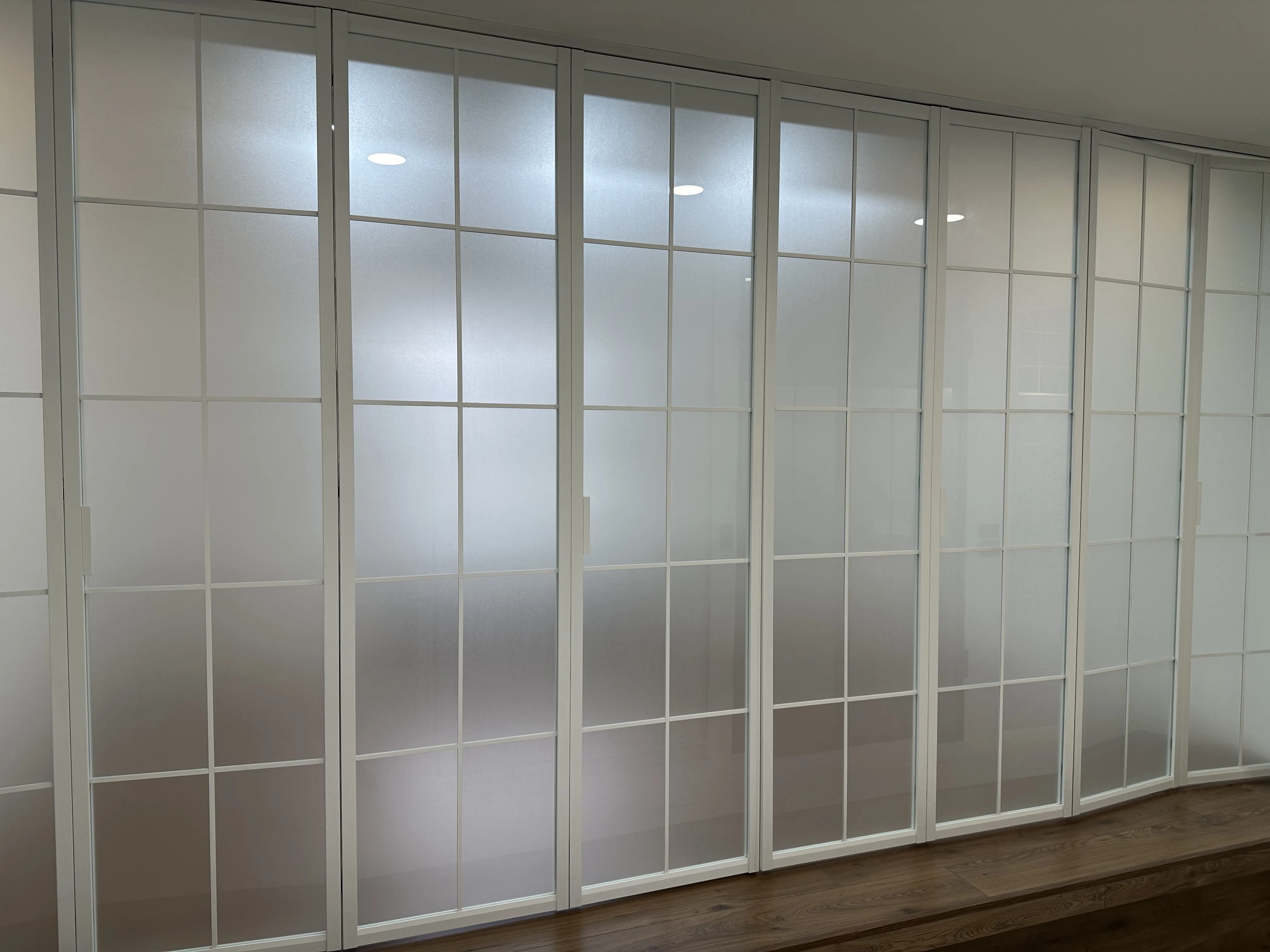 南投住宅的驚豔設計!將「現代極簡」與「古典花卉」完美並存