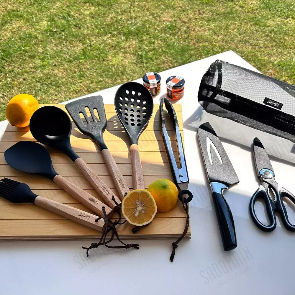 仙德曼 SADOMAIN 露營餐廚五金９件組（附收納網袋）【綠色工場】露營廚具 菜刀 湯勺 煎匙 油刷 飯匙