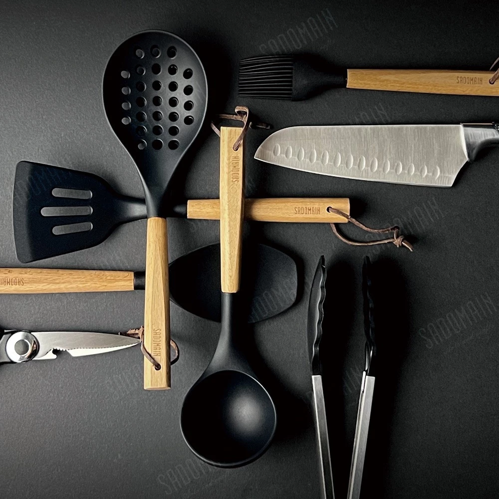 仙德曼 SADOMAIN 露營餐廚五金９件組（附收納網袋）【綠色工場】露營廚具 菜刀 湯勺 煎匙 油刷 飯匙
