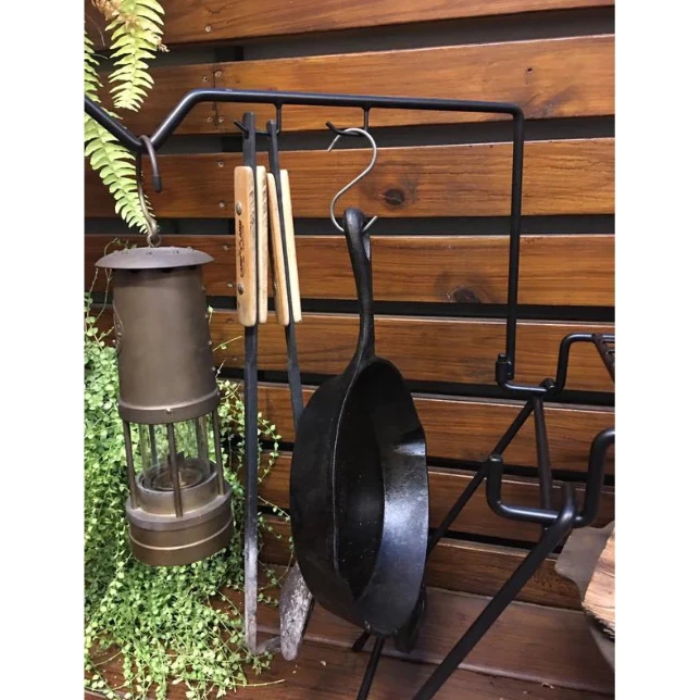 MAGIC 美極客 鍛鐵焚火料理架【綠色工場】鑄鐵桌 燒烤桌 可直火使用 RV-IRON045