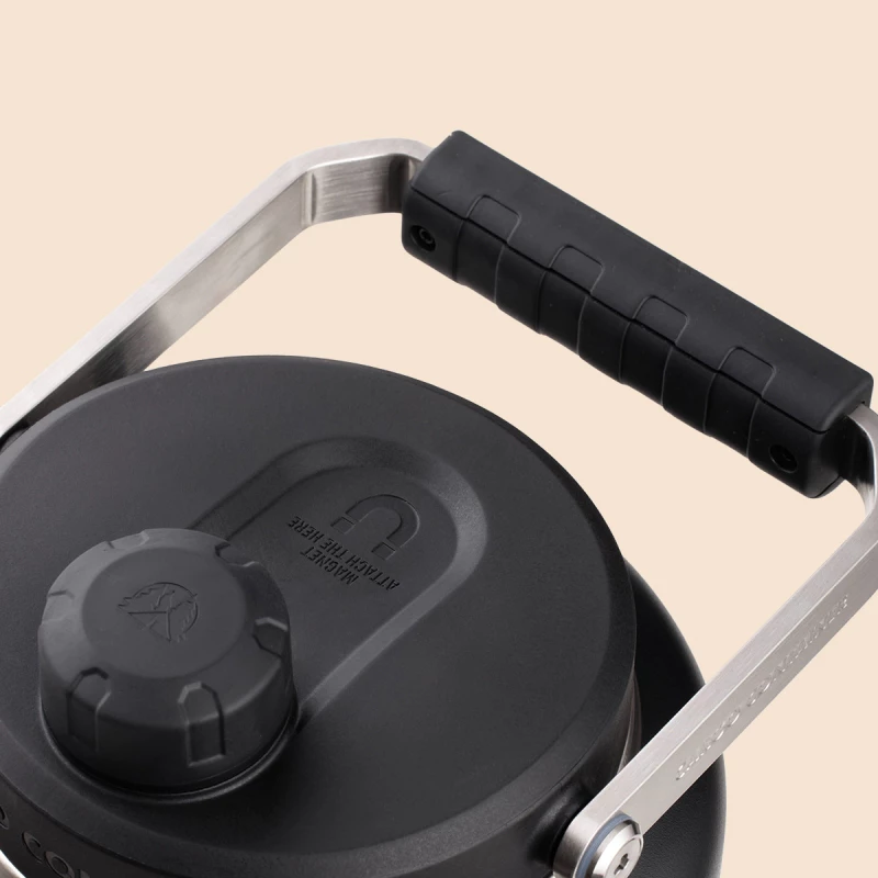 CARGO 工業風不鏽鋼3.8L手提水壺【綠色工場】保冷桶 水壺 水桶 保溫瓶 飲料桶（附止滑墊）Water Jug