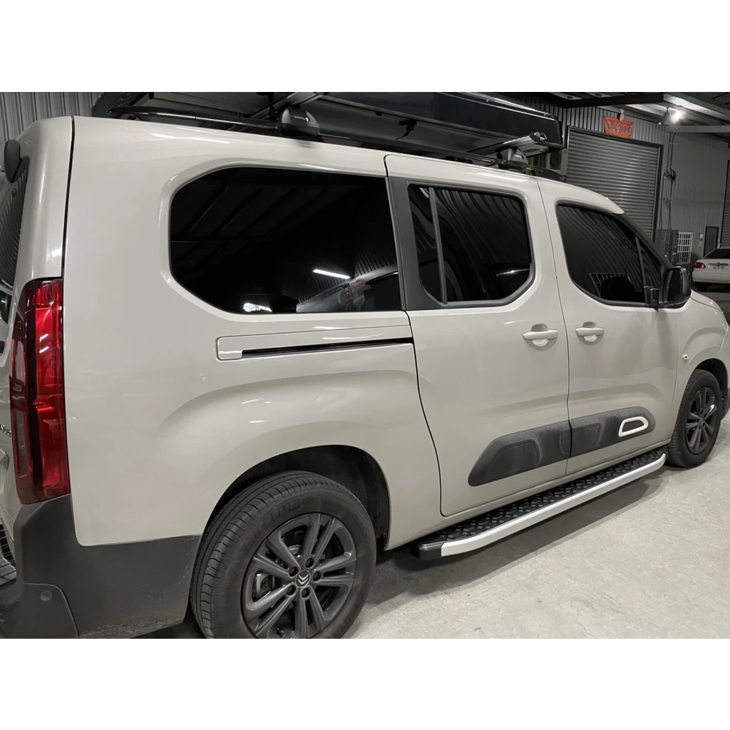 【綠色工場】雪鐵龍 berlingo 布丁狗 OMSA 專用側踏板 含安裝費用 汽車精品改裝 原廠側踏板 側踏 土耳其製