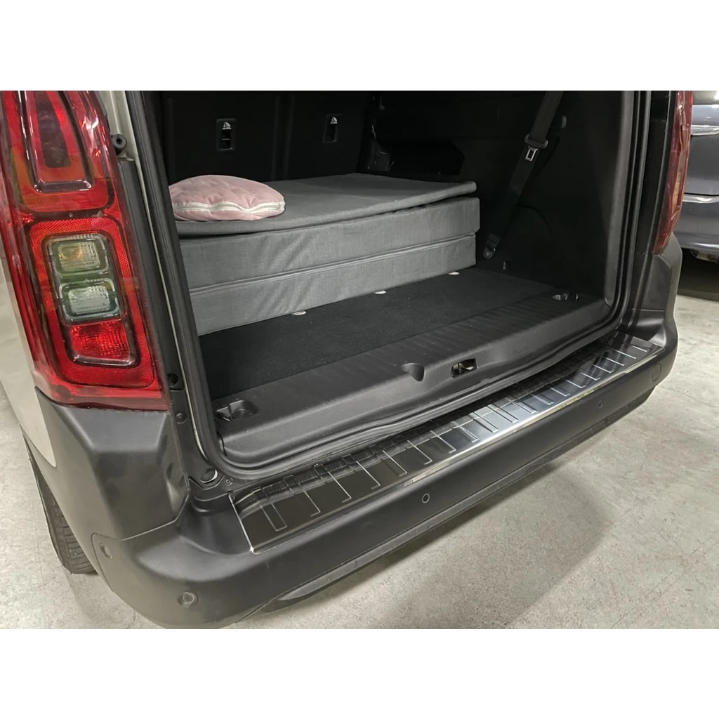 【綠色工場】雪鐵龍 berlingo 布丁狗 專用後保桿不鏽鋼下護板 防刮板 含安裝費用 汽車精品改裝