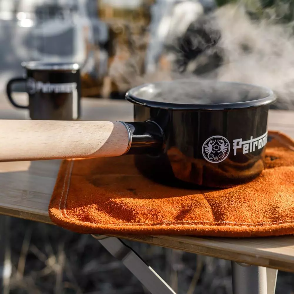 【綠色工場】Petromax 單柄琺瑯鍋 (黑/白) 0.5L / 1L 琺瑯鍋 露營鍋 湯鍋 牛奶鍋 歐盟食品安全認證