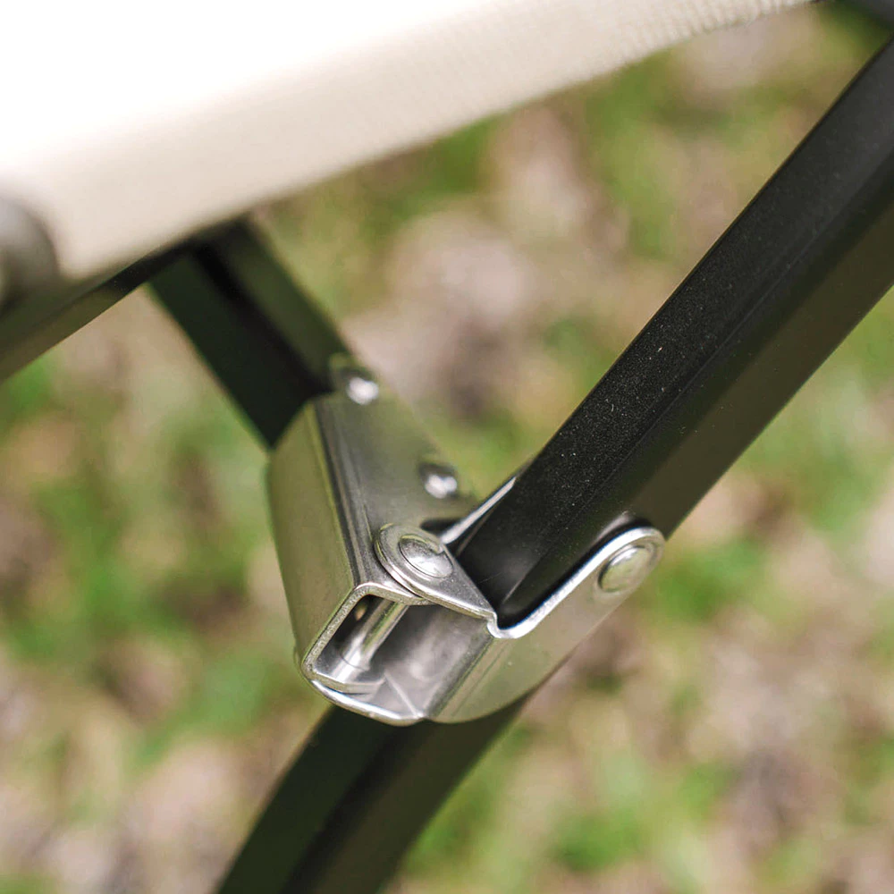 【綠色工場】OutdoorBase 逐夢星空聯名/踏浪矮背椅【矮背椅】露營椅 摺疊椅 柚木扶手 黑色/卡其