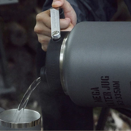 CARGO 工業風不鏽鋼3.8L手提水壺【綠色工場】保冷桶 水壺 水桶 保溫瓶 飲料桶（附止滑墊）Water Jug