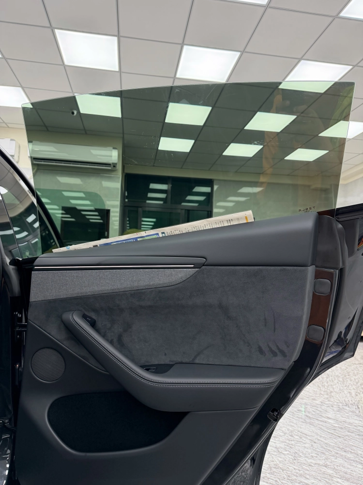 特斯拉 Y｜舒熱佳<br>前檔LX70、前窗LX40、後窗LX70、後檔LX15