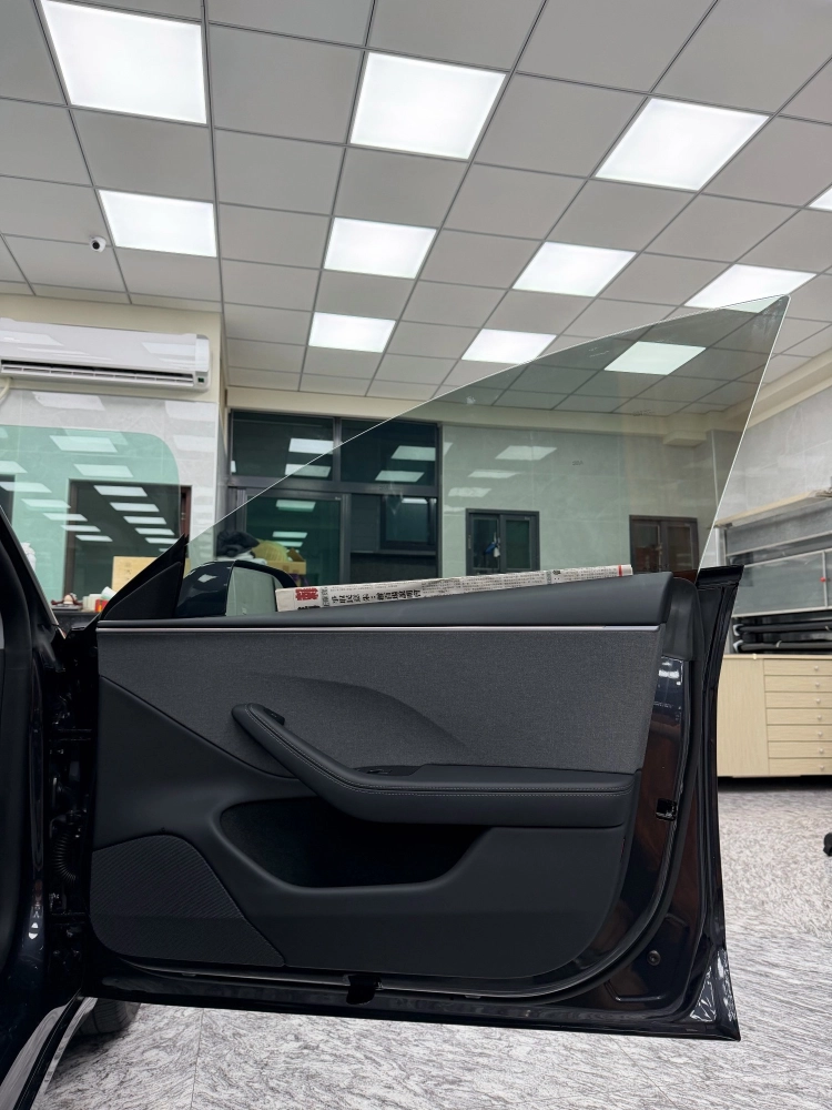 特斯拉 3｜3M、舒熱佳<br>前檔MA70、前窗MA40、後半VX10