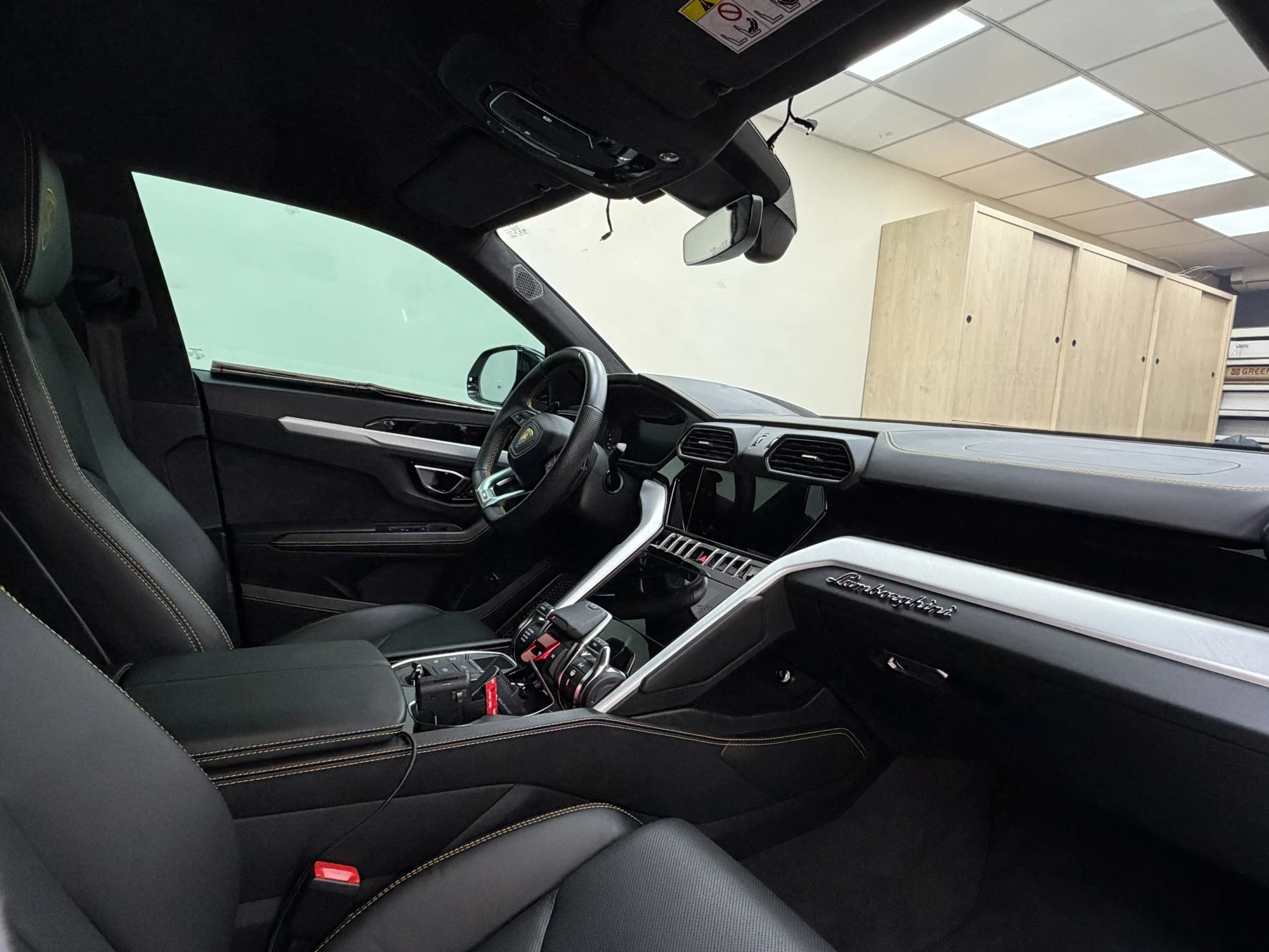 藍寶堅尼 Urus｜FSK<br>前檔F30、車身 FX7