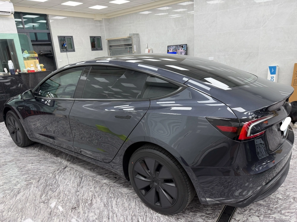 特斯拉 3｜3M、舒熱佳<br>前檔MA70、前窗MA40、後半VX10