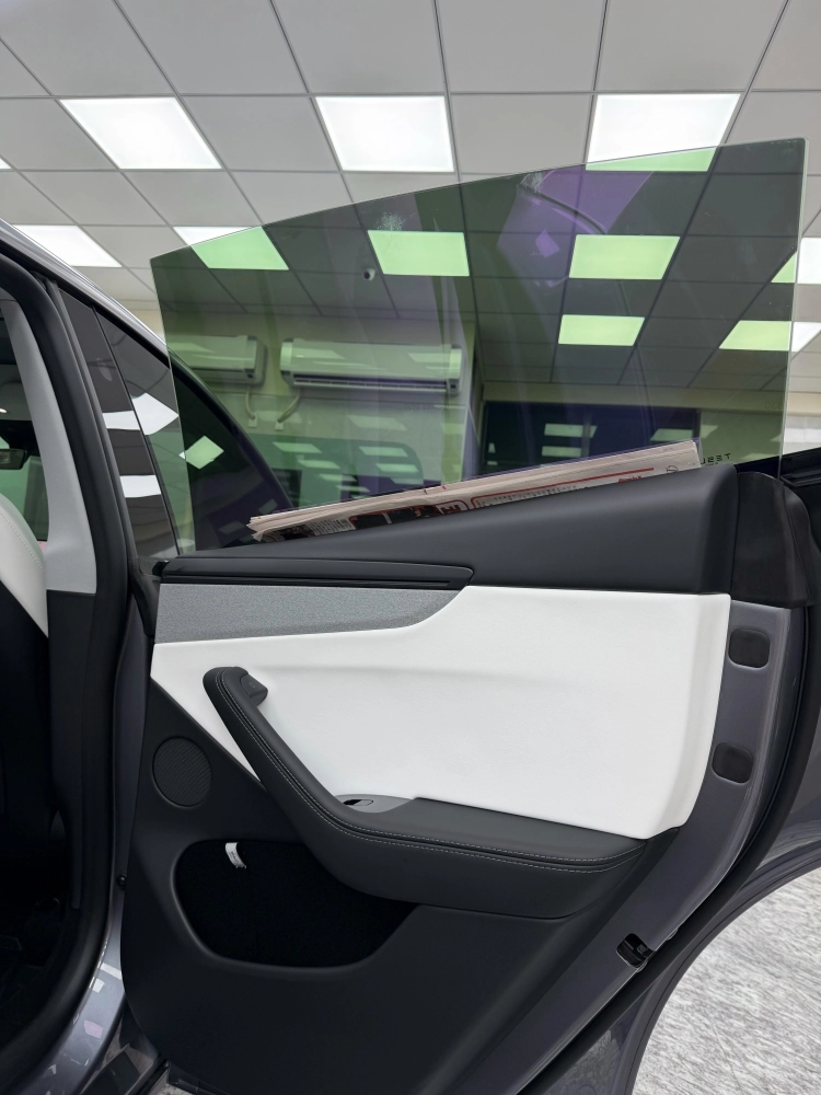 特斯拉 Y｜桑瑪克、舒熱佳<br>前擋smart RR70、前窗LX40、後窗smart RR70、後擋LX25、天窗 XC60max