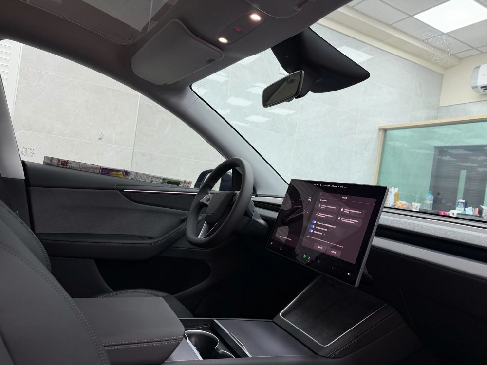 特斯拉 Y｜史密斯<br>前檔T4-70、車身T4-45