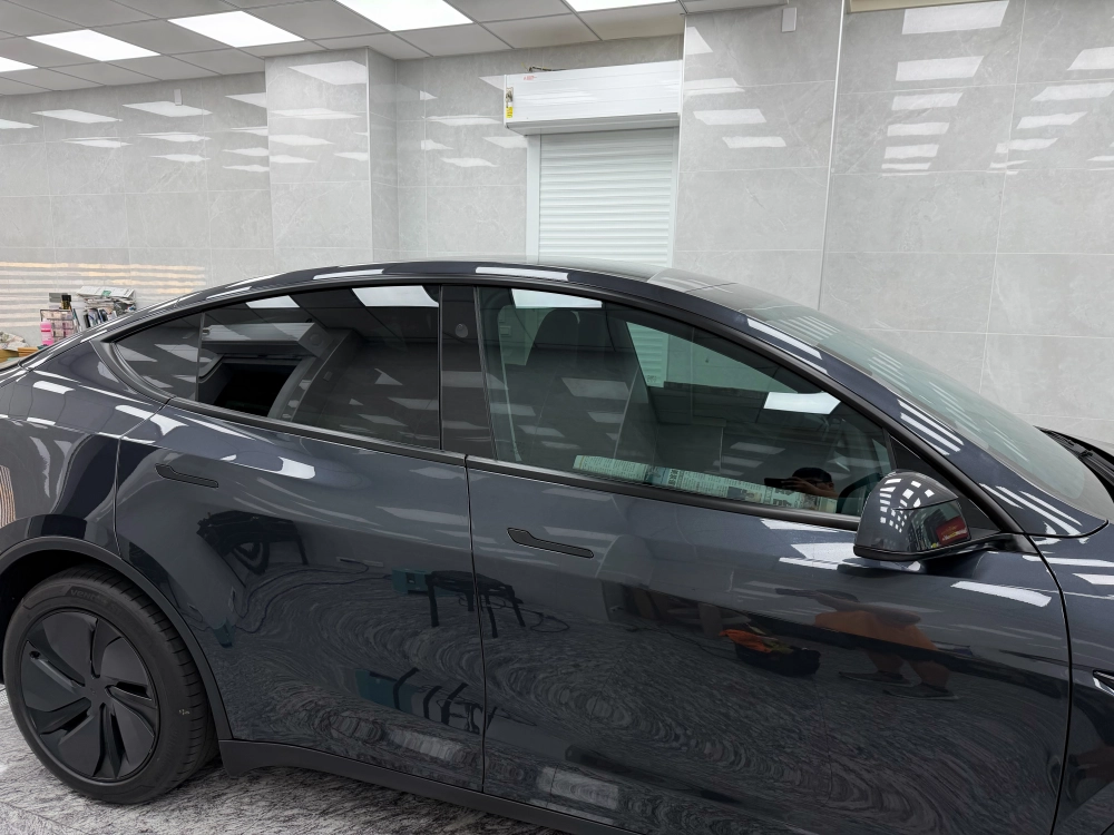 特斯拉 Y｜史密斯<br>前檔T4-70、車身T4-45