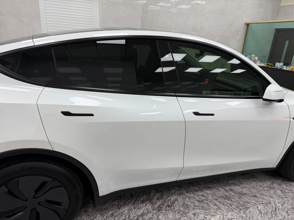 特斯拉 Y｜桑瑪克、舒熱佳<br>前擋smart RR70、前窗LX40、後窗LX40、後擋LX15