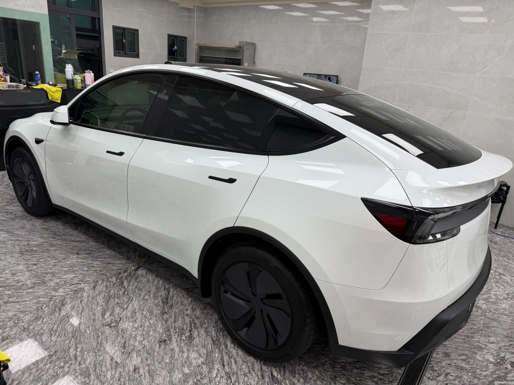 特斯拉 Y｜桑瑪克、舒熱佳<br>前擋smart RR70、前窗LX40、後窗LX40、後擋LX15