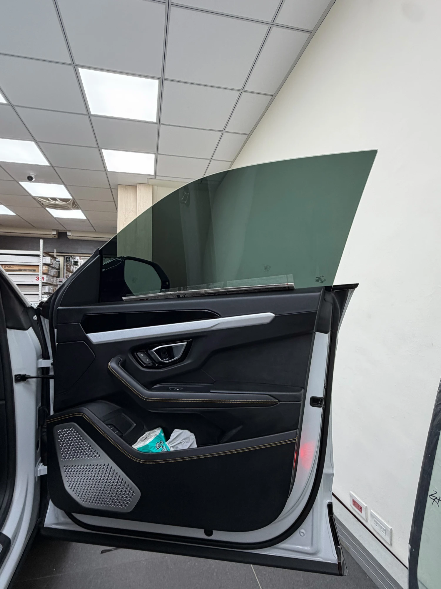 藍寶堅尼 Urus｜FSK<br>前檔F30、車身 FX7