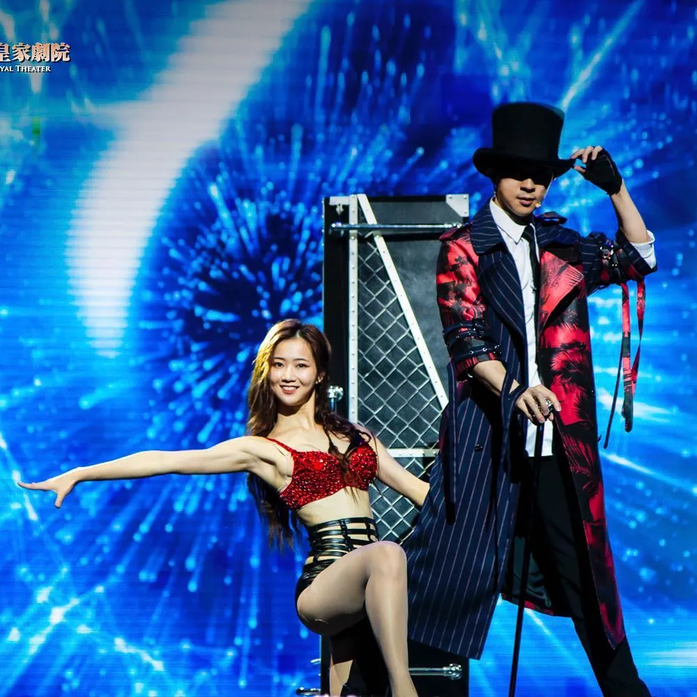 祝大家新年快樂 大年初一不知道要到哪走春的 可以考慮來高雄義大皇家劇院