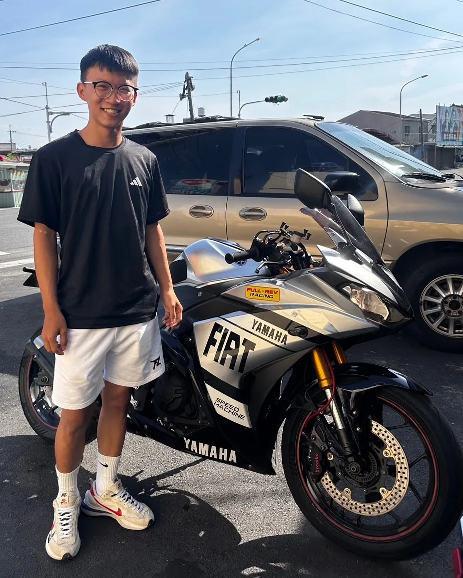 賀成交【YAMAHA YZF-R3 】