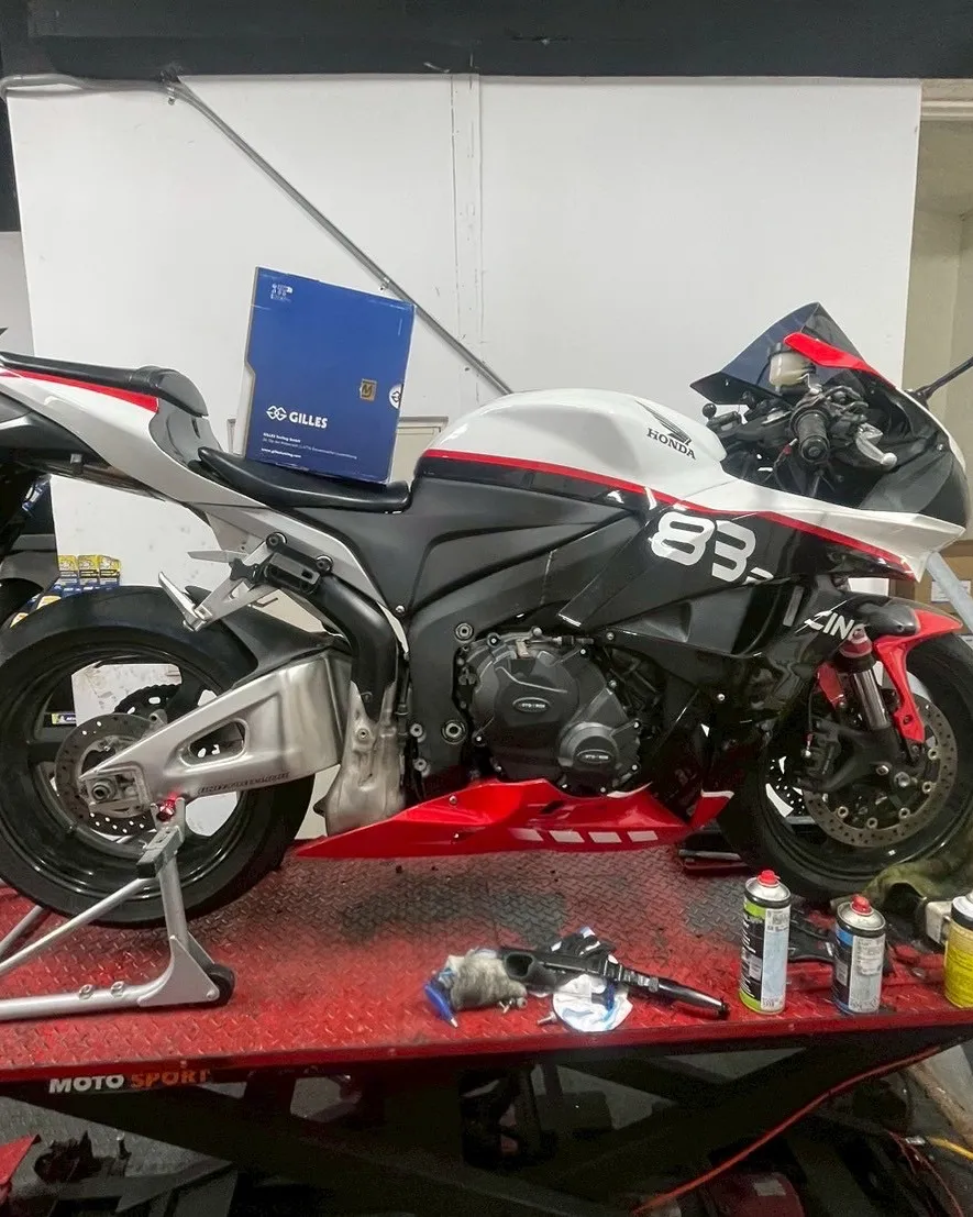 【 HONDA CBR600RR 】 