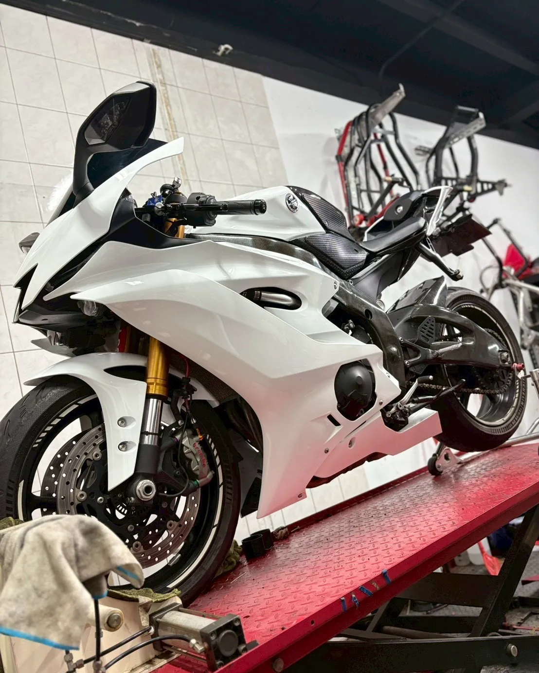 【 YAMAHA YZF-R6 】