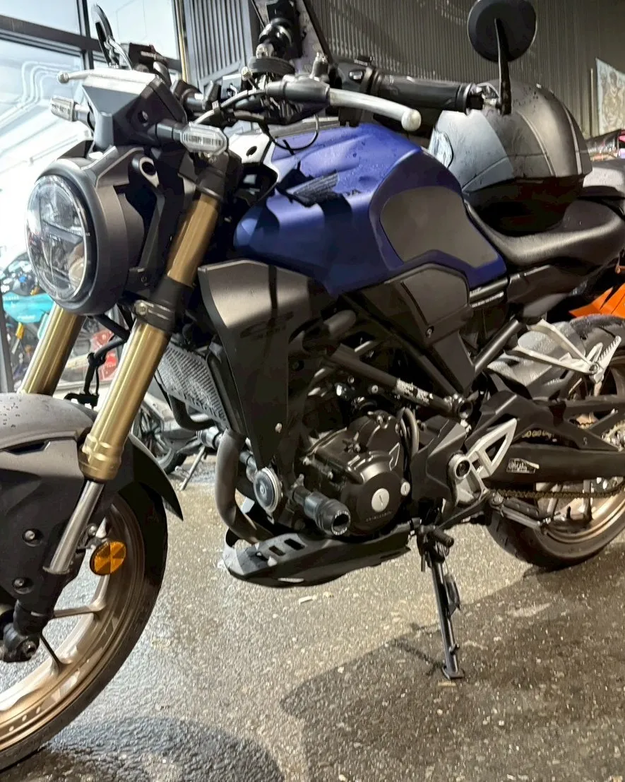 【 HONDA CB300R 】