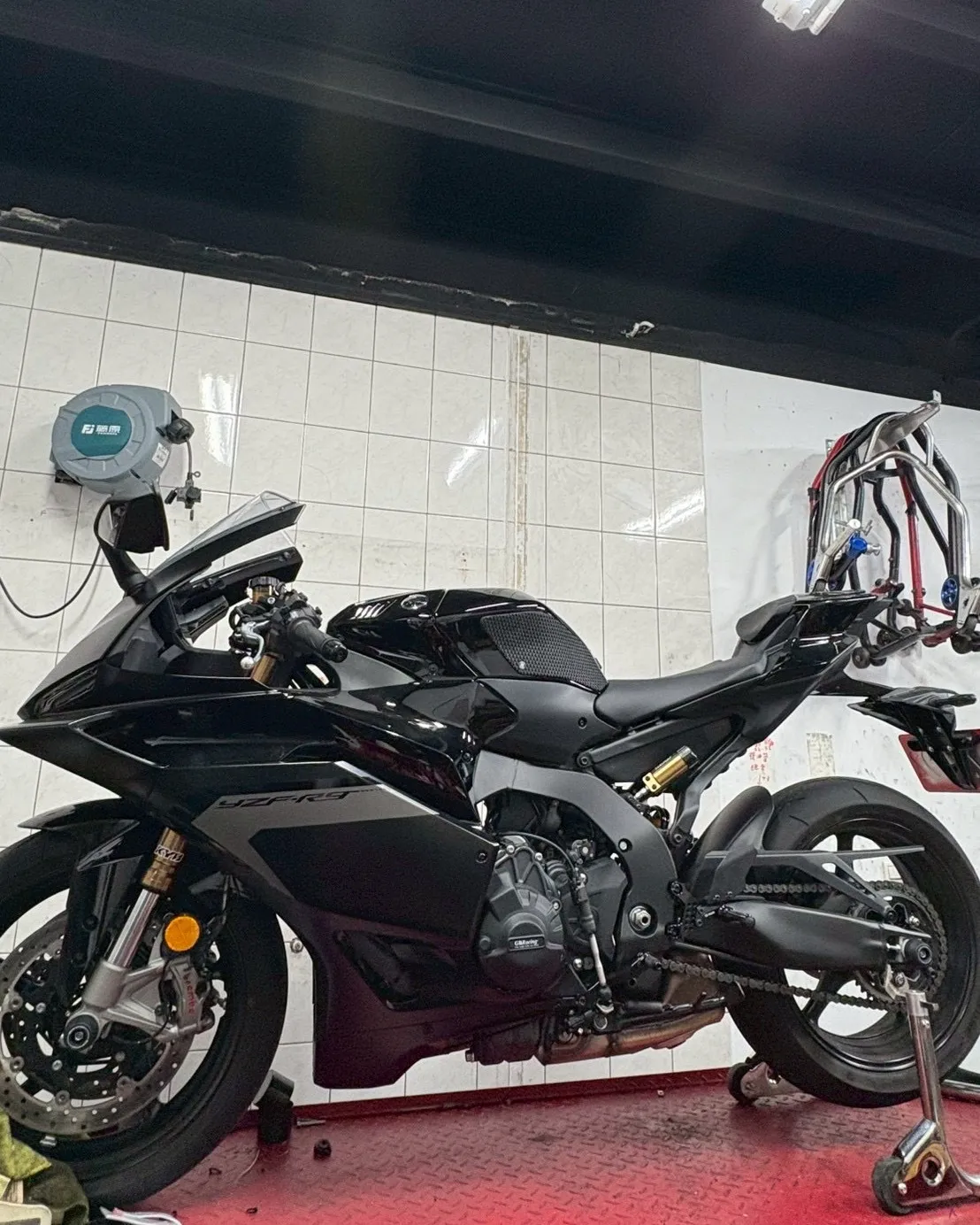 【 YAMAHA YZF-R9 】