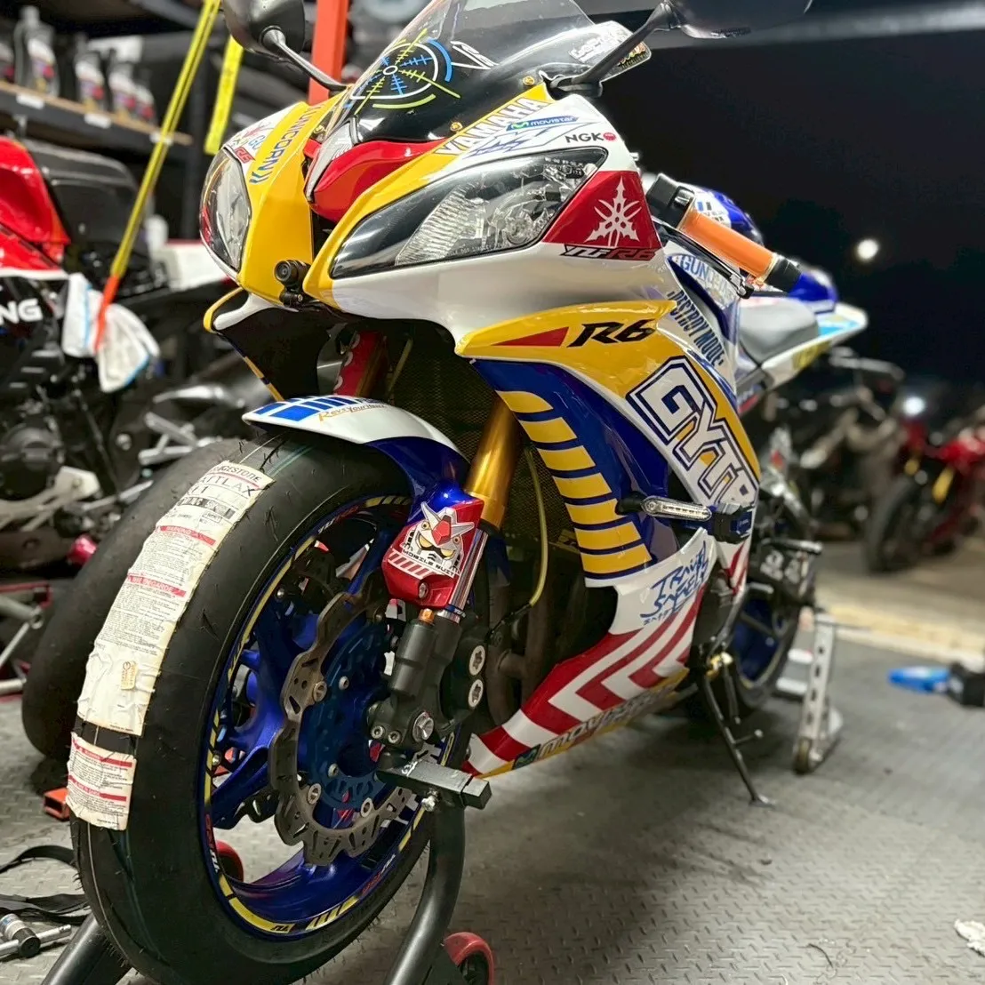 【 YAMAHA YZF-R6 】 