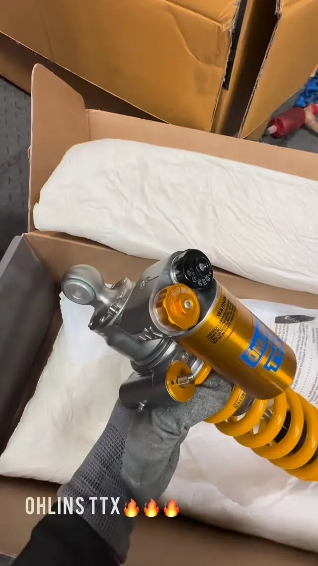 【DUCATI HYPERMOTARD 698】