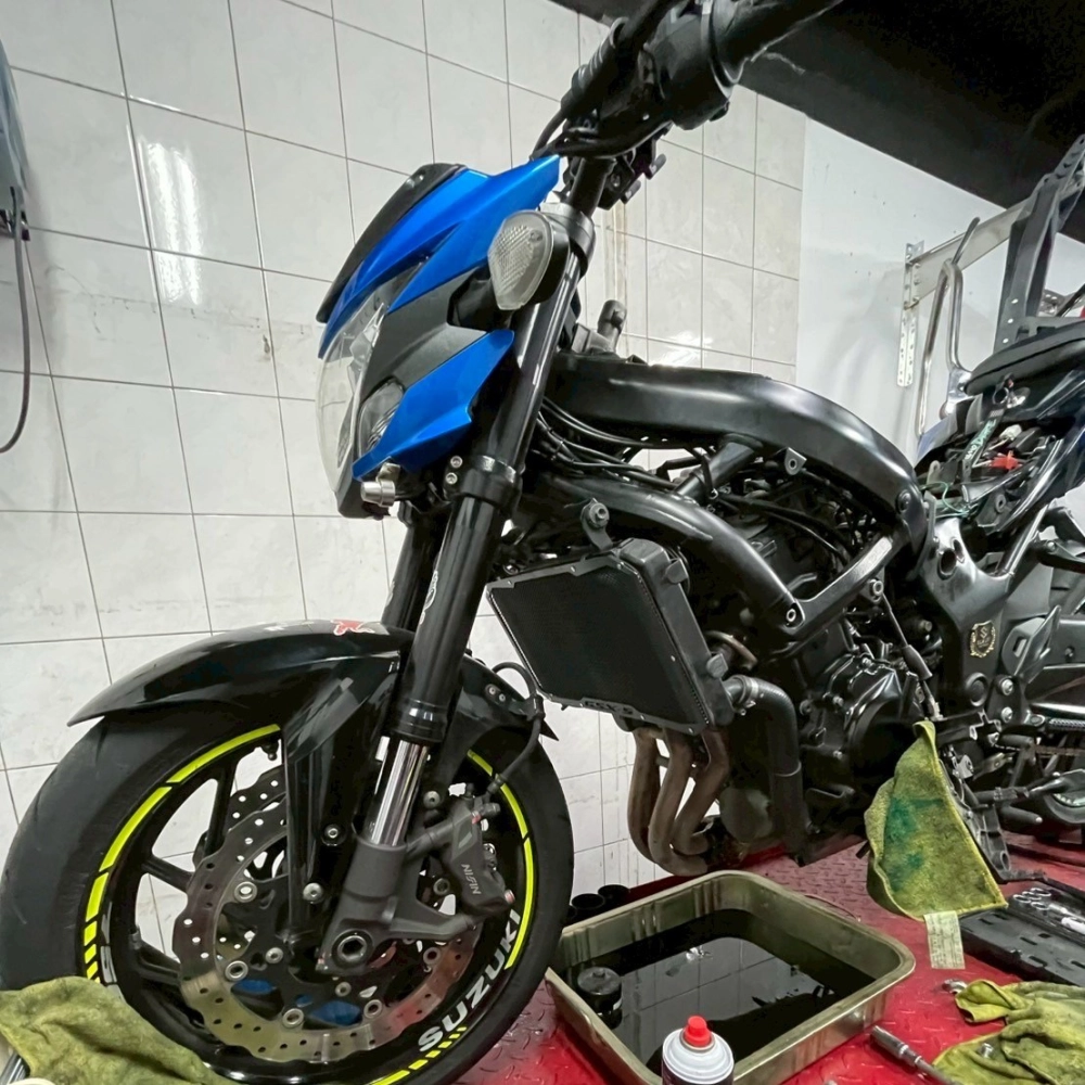 【 SUZUKI GSX-S750 】