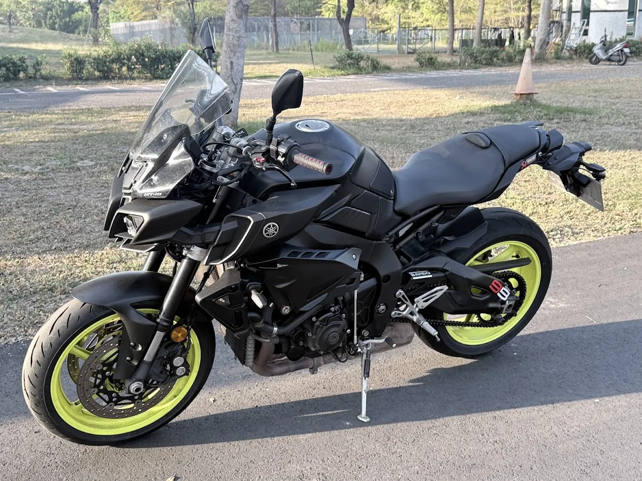 16＂YAMAHA MT-10