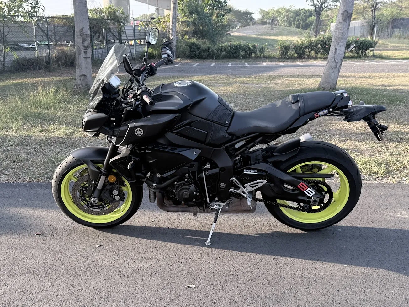 16＂YAMAHA MT-10