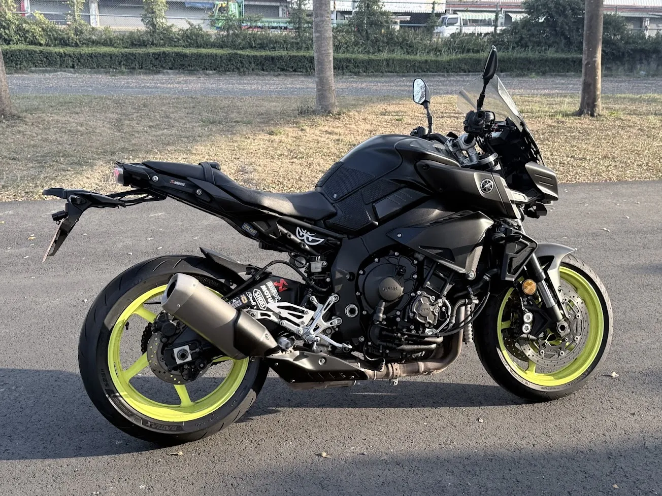 16＂YAMAHA MT-10