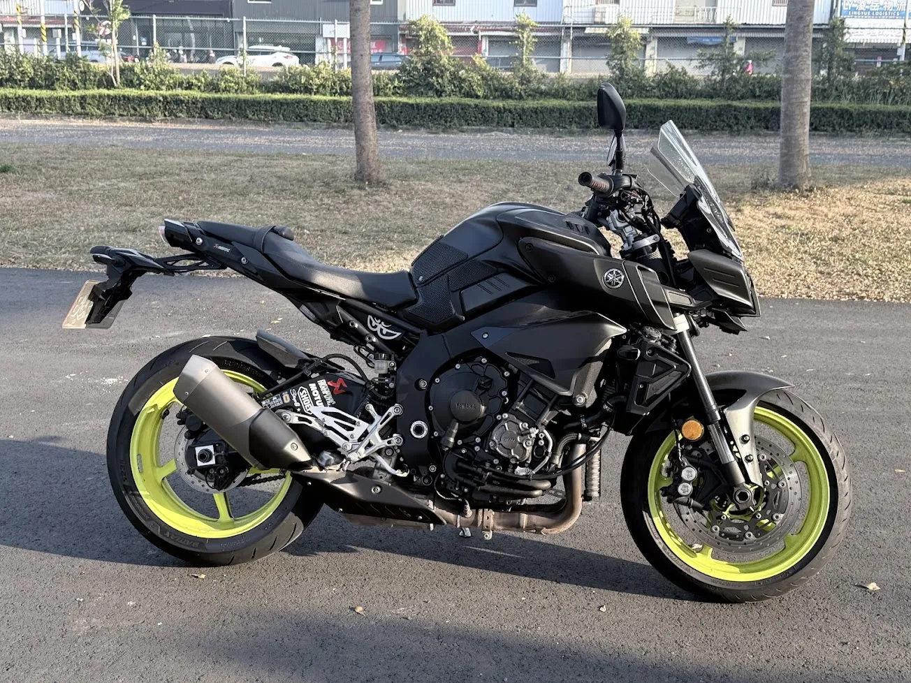 16＂YAMAHA MT-10